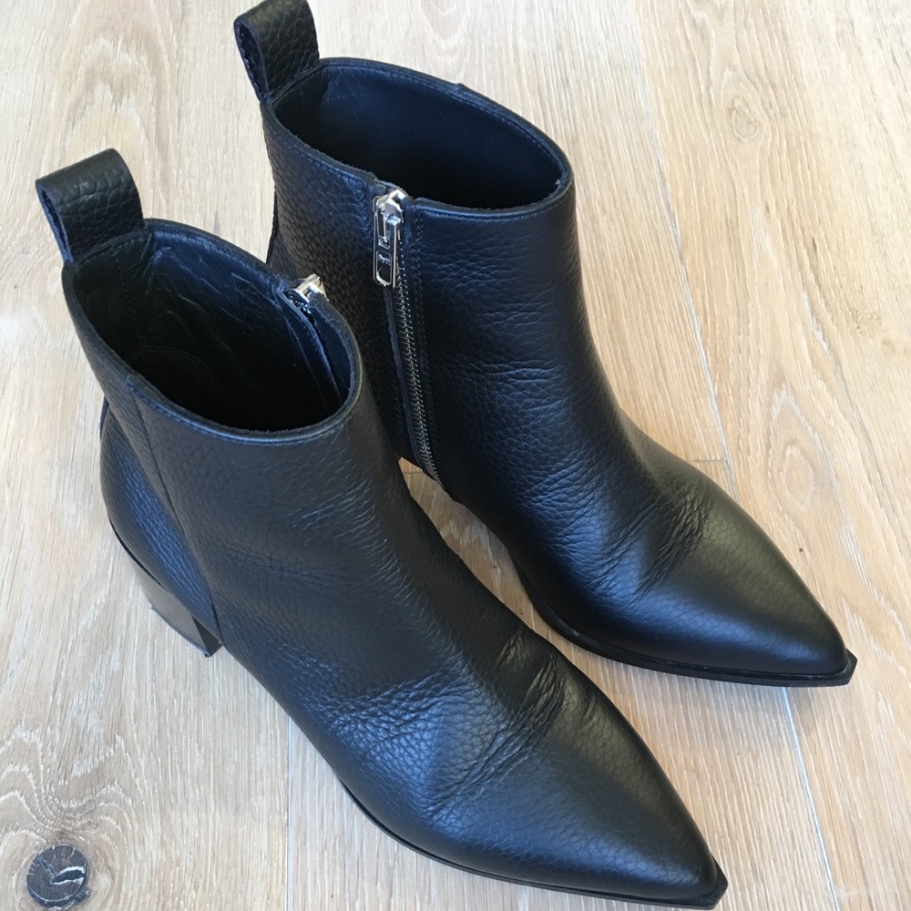 Everlane Boss Boots in black leather Sz 6